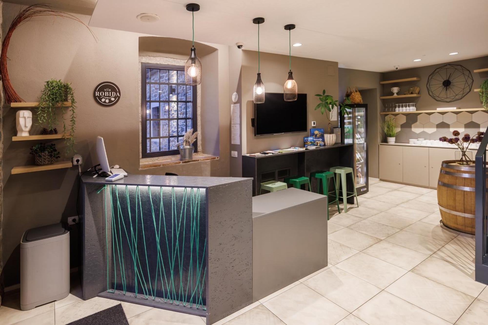 Vila Robida Rooms & Spa Črni Kal Kültér fotó