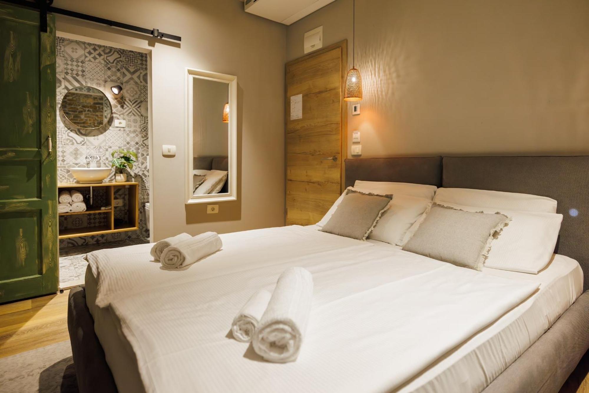 Vila Robida Rooms & Spa Črni Kal Kültér fotó