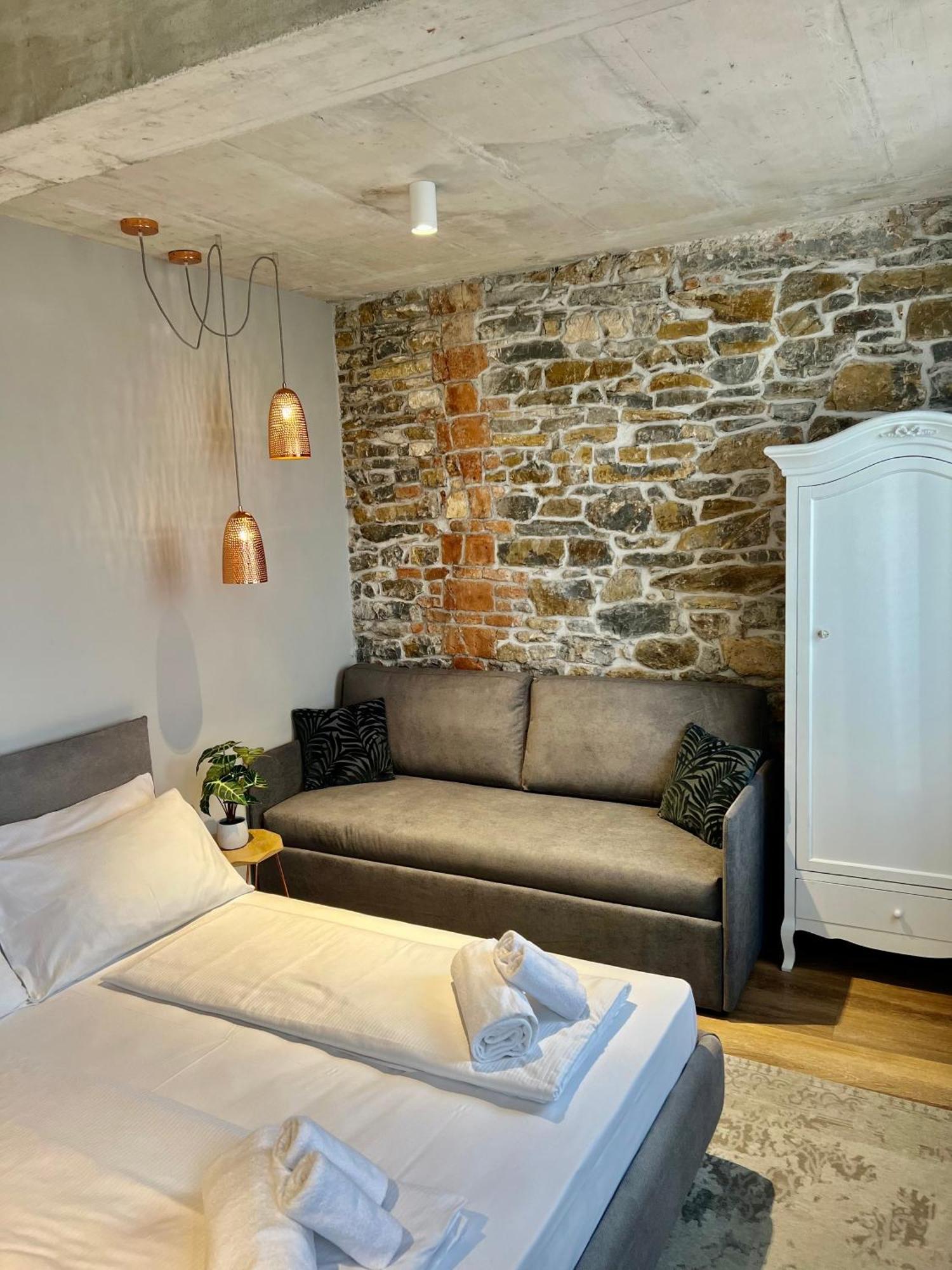 Vila Robida Rooms & Spa Črni Kal Kültér fotó
